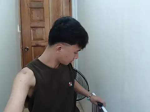 Snapshot of asiantwink0000 chatting on 12/16/25, 05:12 asiantwink0000 online show from 12/16/25, 05:12