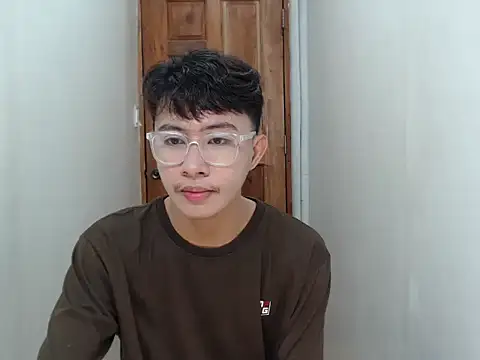 Snapshot of asiantwink0000 chatting on 12/21/25, 04:08 asiantwink0000 online show from 12/21/25, 04:08