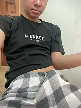 Snapshot of asiantwink0000 chatting on 01/10/26, 07:21 asiantwink0000 online show from 01/10/26, 07:21