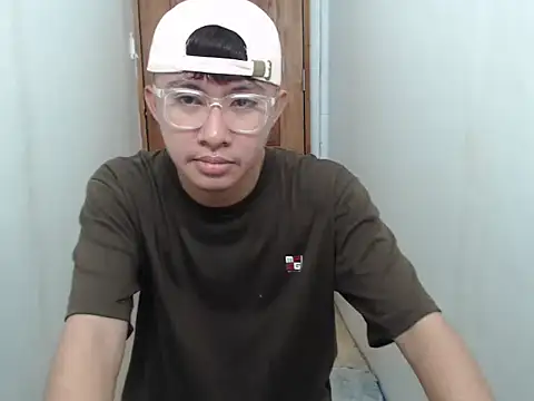 Snapshot of asiantwink0000 chatting on 01/13/26, 08:36 asiantwink0000 online show from 01/13/26, 08:36