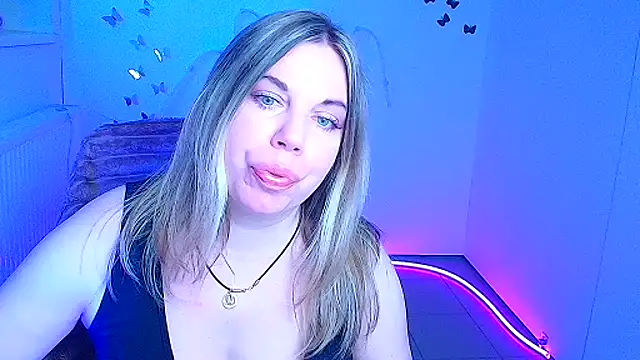 Amanda Swannn online show from 03/25/26, 06:52