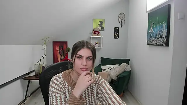 SarahOwenn online show from 11/27/25, 02:52