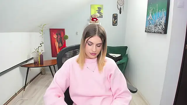 SarahOwenn online show from 12/02/25, 01:28