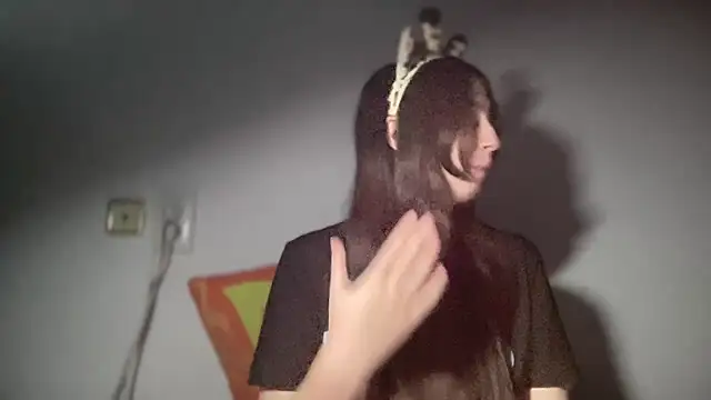 Snapshot of Aphr0ditee chatting on 01/06/26, 03:05 Aphr0ditee online show from 01/06/26, 03:05