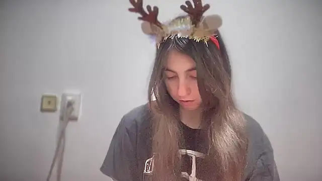 Snapshot of Aphr0ditee chatting on 01/11/26, 03:06 Aphr0ditee online show from 01/11/26, 03:06