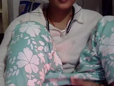 Snapshot of Hot_Princess2000 chatting on 01/08/26, 07:27 Hot Princess2000 online show from 01/08/26, 07:27