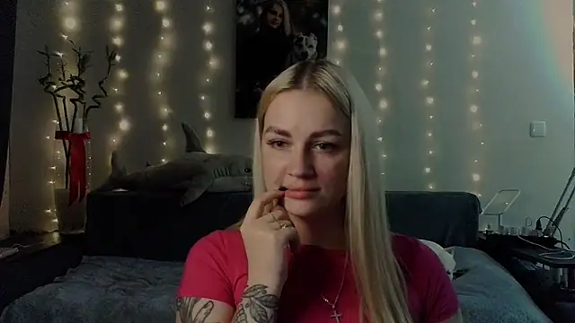 Snapshot of Whitehex666 chatting on 11/27/25, 03:47 Whitehex666 online show from 11/27/25, 03:47