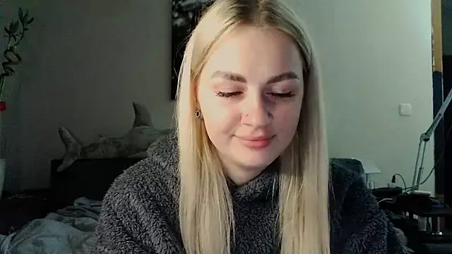 Snapshot of Whitehex666 chatting on 11/30/25, 04:44 Whitehex666 online show from 11/30/25, 04:44