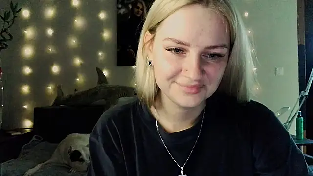 Snapshot of Whitehex666 chatting on 12/02/25, 03:40 Whitehex666 online show from 12/02/25, 03:40