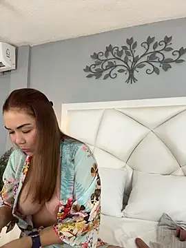 Snapshot of AnnaJaimes chatting on 05/15/26, 12:28 AnnaJaimes online show from 05/15/26, 12:28