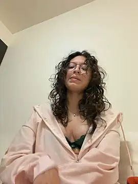 Alicatcua  online show from 02/06/26, 03:11