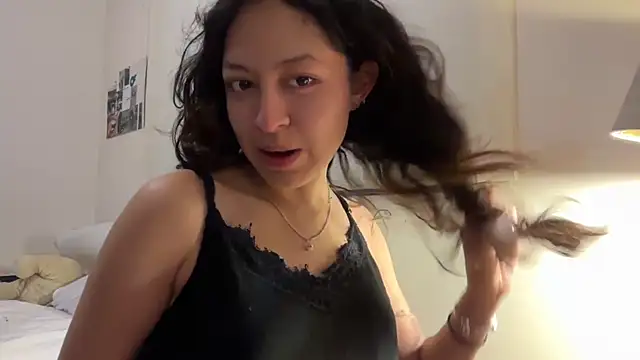 Alicatcua  online show from 02/09/26, 03:10