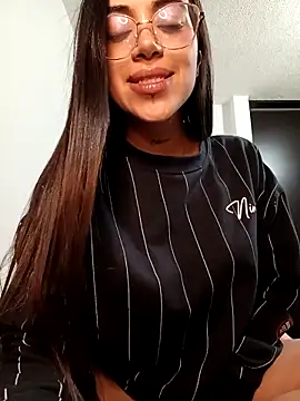 Violett  Rose online show from 12/15/25, 02:16