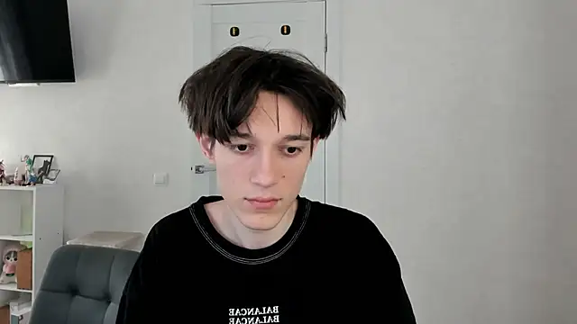 Mickleloveu online show from 11/28/25, 10:29