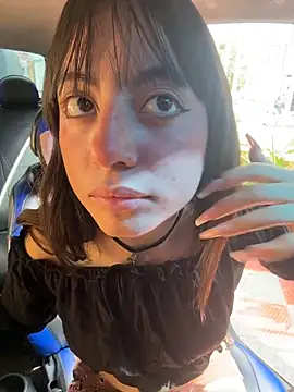 Mia fiire online show from 12/16/25, 07:08