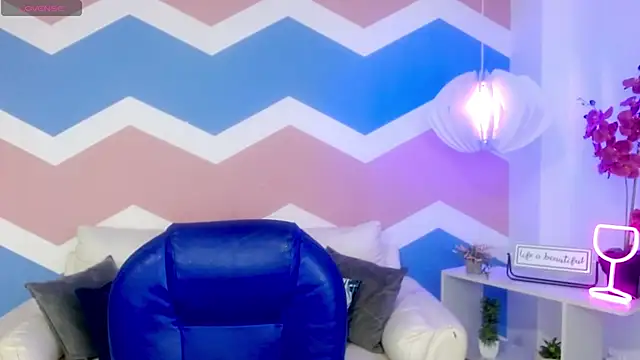 zahira1 online show from 12/04/25, 05:21