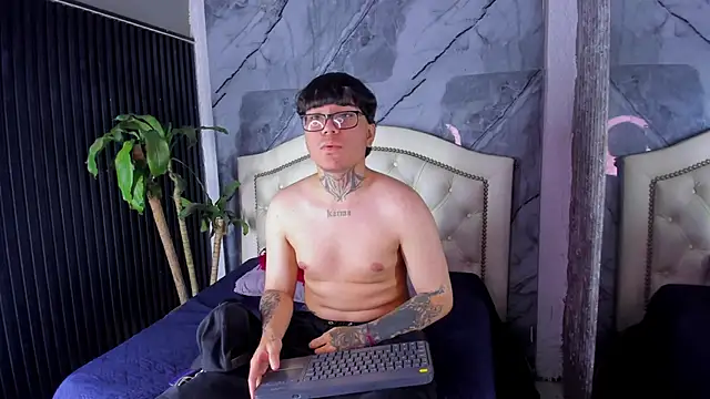 Noah West18 online show from 11/28/25, 09:17