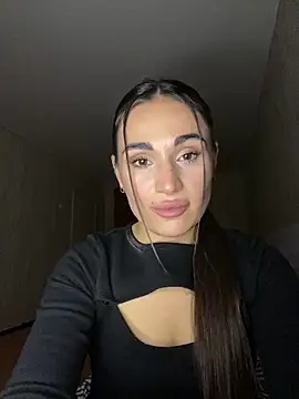 MonikaSi online show from 12/17/25, 07:53