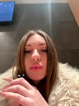 MilenaLuxury online show from 12/04/25, 03:32