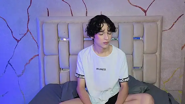 SthepanodiMonaco online show from 03/25/26, 03:45