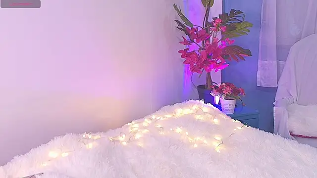 Katee Crownn online show from 12/03/25, 03:58