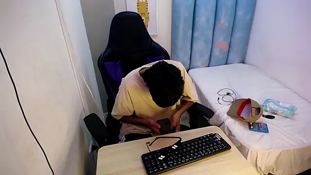 Lil babyyy  online show from 12/03/25, 02:52