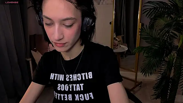 Lis Batsy online show from 11/30/25, 05:55