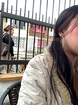 MiaScott Pink online show from 12/20/25, 06:26