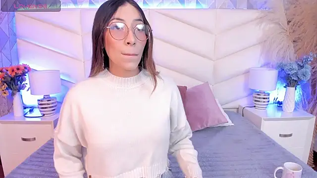 Lizzi Hotman  online show from 02/05/26, 01:05