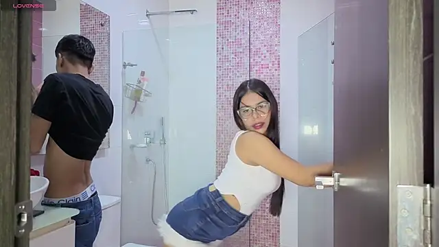 Snapshot of Katrina_hot1 chatting on 12/15/25, 12:59 Katrina hot1 online show from 12/15/25, 12:59