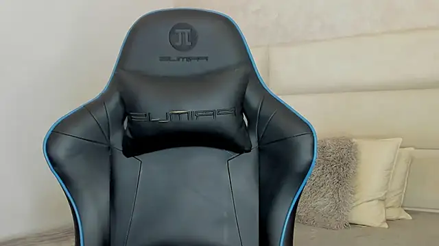 Snapshot of maddox_santana chatting on 12/15/25, 08:07 maddox santana online show from 12/15/25, 08:07