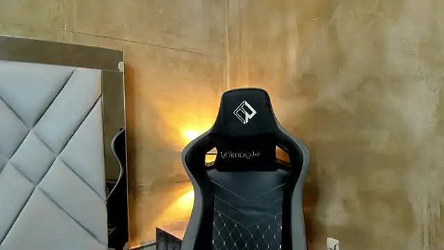 Snapshot of maddox_santana chatting on 12/17/25, 09:26 maddox santana online show from 12/17/25, 09:26