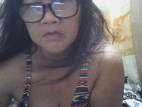 Snapshot of fireflower70 chatting on 05/21/26, 10:50 fireflower70 online show from 05/21/26, 10:50