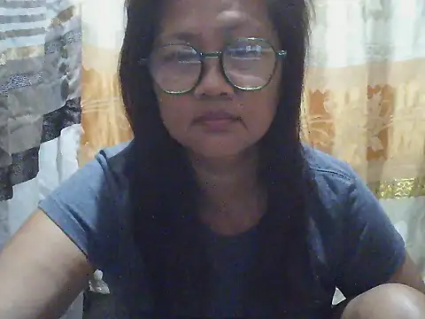 Snapshot of fireflower70 chatting on 05/22/26, 11:32 fireflower70 online show from 05/22/26, 11:32