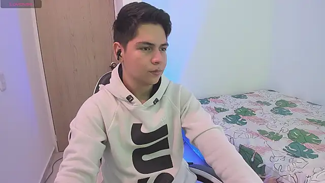 Snapshot of Asta_YunoXXX chatting on 02/15/26, 07:54 Asta YunoXXX online show from 02/15/26, 07:54