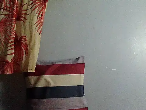 Snapshot of lovePussy_Cat chatting on 12/22/25, 12:24 lovePussy Cat online show from 12/22/25, 12:24