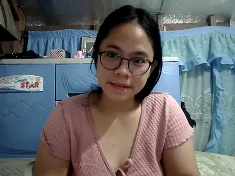 Snapshot of xxdreamgirl69 chatting on 06/19/26, 11:08 xxdreamgirl69 online show from 06/19/26, 11:08