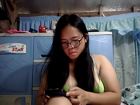 Snapshot of xxdreamgirl69 chatting on 07/17/26, 12:39 xxdreamgirl69 online show from 07/17/26, 12:39