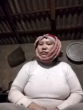 Snapshot of LeoPet2x chatting on 02/01/26, 11:03 LeoPet2x online show from 02/01/26, 11:03