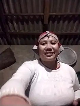 Snapshot of LeoPet2x chatting on 02/12/26, 01:50 LeoPet2x online show from 02/12/26, 01:50