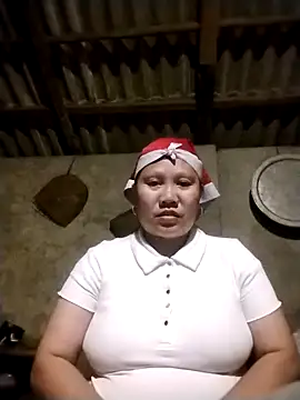 Snapshot of LeoPet2x chatting on 02/24/26, 05:55 LeoPet2x online show from 02/24/26, 05:55