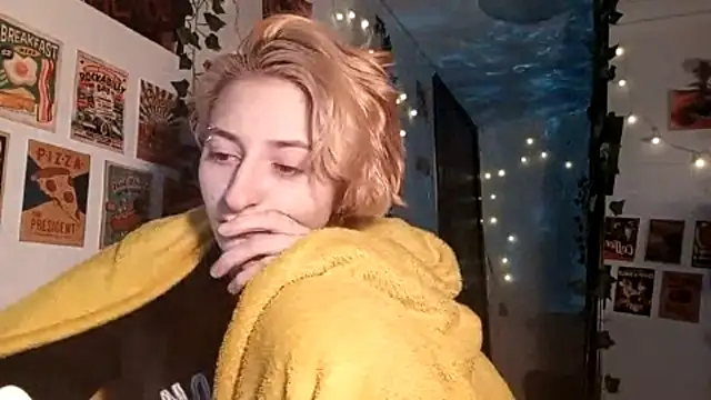 Snapshot of AmyGrok chatting on 12/04/25, 12:25 AmyGrok online show from 12/04/25, 12:25