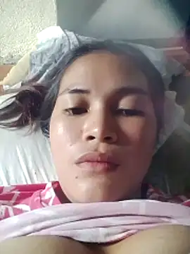 Lovely aprilxx online show from 04/03/26, 08:23