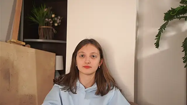 Snapshot of CatherinAdank chatting on 12/02/25, 04:18 CatherinAdank online show from 12/02/25, 04:18