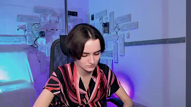 KateWillows online show from 12/03/25, 12:14