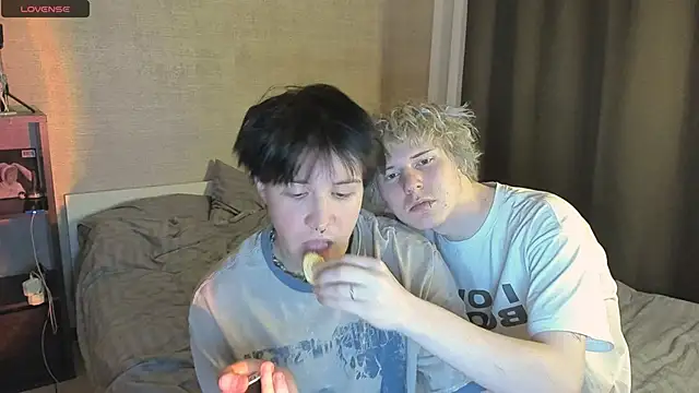 miya meow miku online show from 12/22/25, 07:00