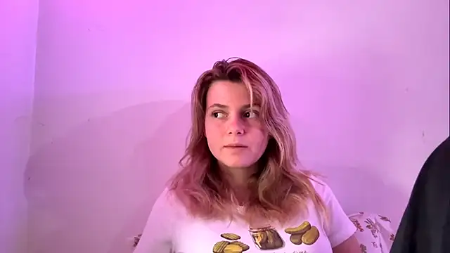 Snapshot of AlanaPostell chatting on 12/02/25, 12:54 AlanaPostell online show from 12/02/25, 12:54