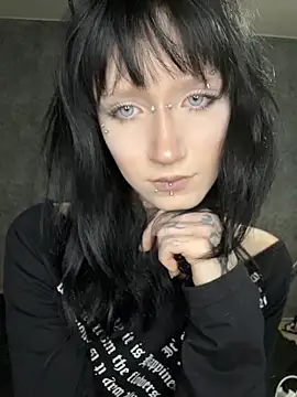 Snapshot of kcortnix chatting on 12/02/25, 10:27 kcortnix online show from 12/02/25, 10:27