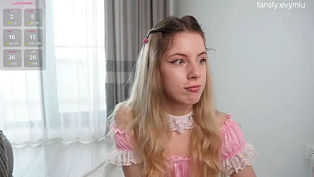 evy miu online show from 04/10/26, 09:14