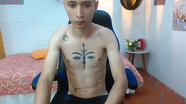 LucassSmith11 online show from 12/02/25, 01:50